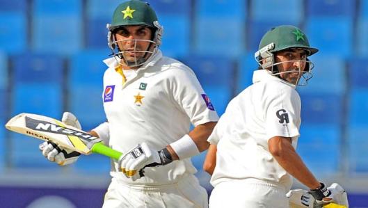 Younis-Khan-R-and-Misbah-ul-Haq-run-between-the-wickets-during-the-third-day-of-the-second-Test-match-between-Pakistan-and-Sri-Lanka